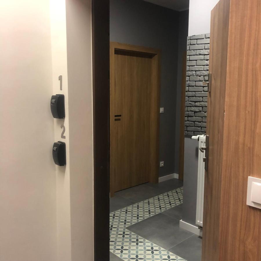 Apartament Z Ogrodkiem I Garazem Познань Экстерьер фото